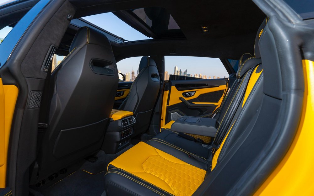 Lamborghini Urus Yellow