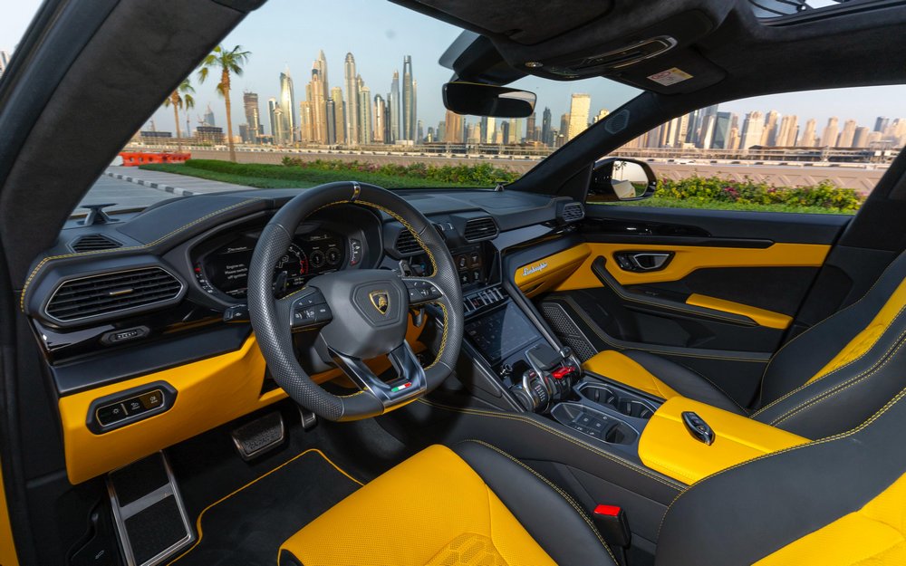 Lamborghini Urus Yellow