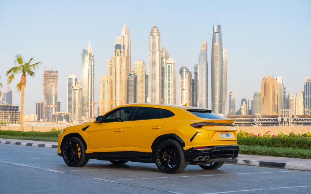 Lamborghini Urus Yellow