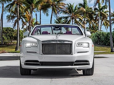The Most Instagram-Worthy Spots in Dubai to Park Your Rolls Royce Rental