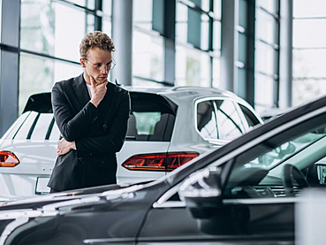 Comparing Owning vs Renting a Luxury Car in UAE: Cost, Flexibility, Experience